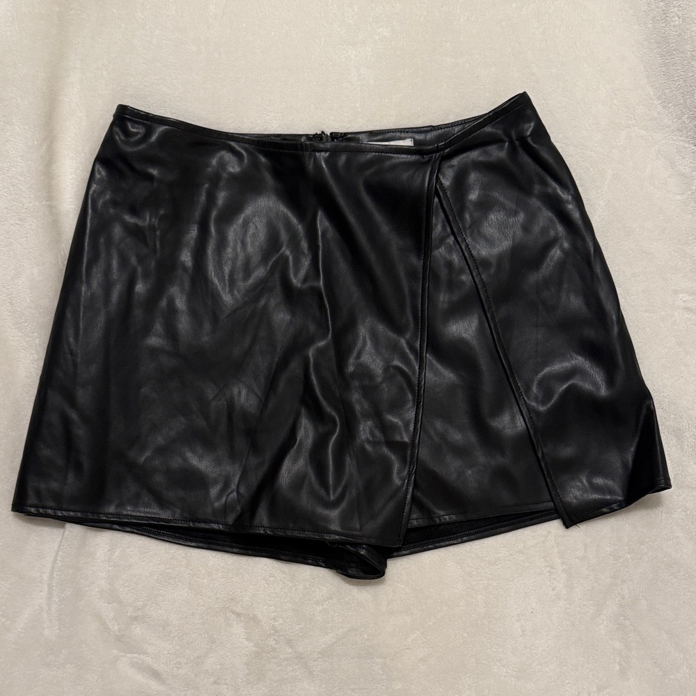 PacSun Black Faux Leather Skort